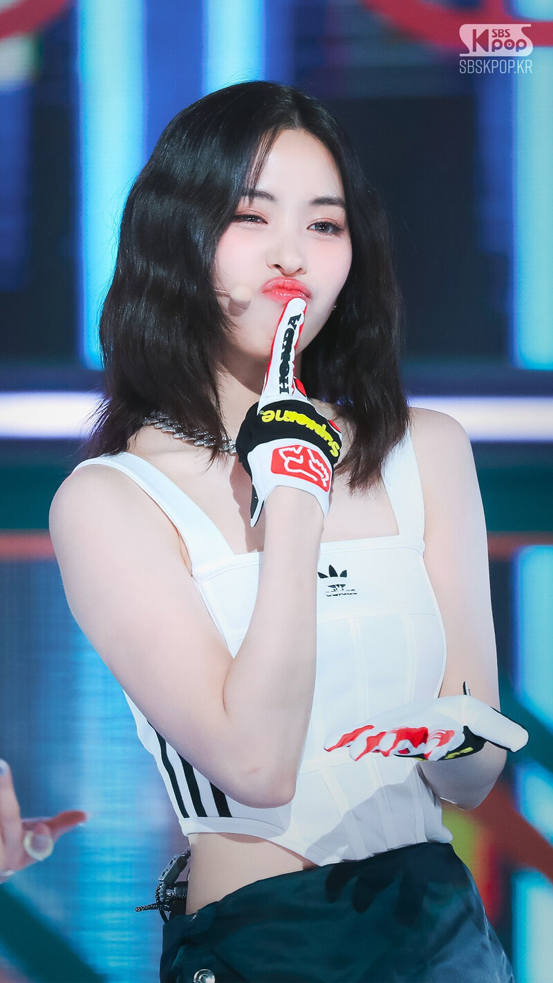 230806 ITZY Ryujin - ‘CAKE’ at Inkigayo documents 3