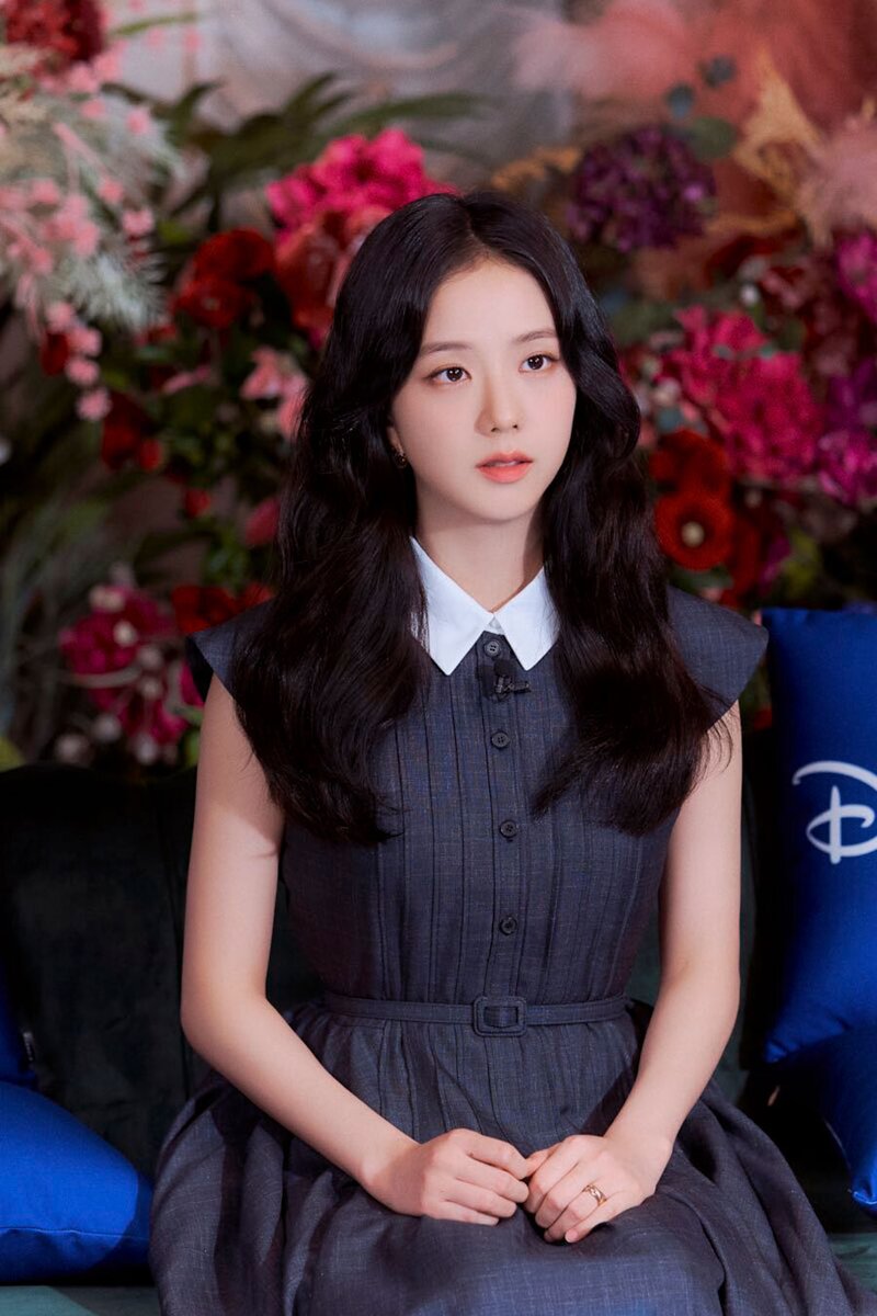 JISOO- Off-Stage “SNOWDROP” Poster Shooting Behind the Scenes documents 14