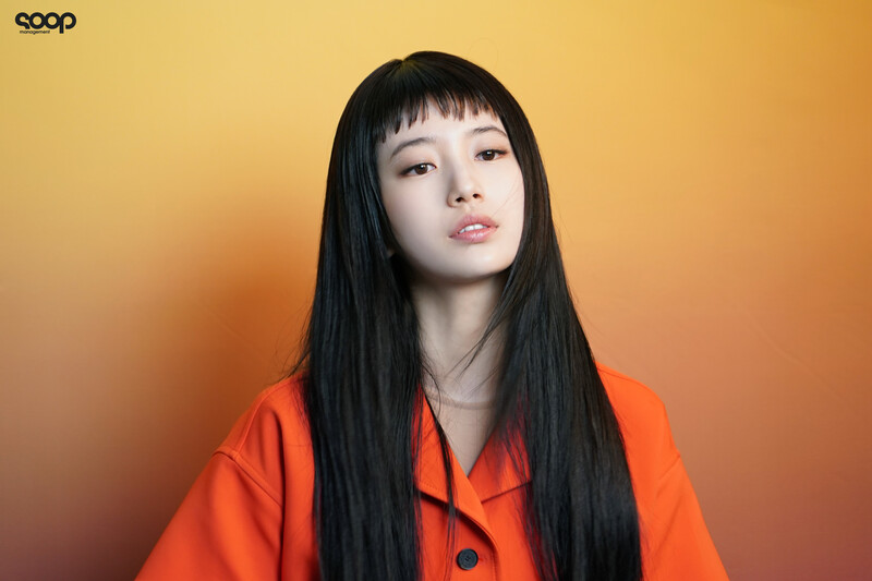 220411 SOOP Naver Post - Bae Suzy - Marie Claire Photoshoot Behind documents 2