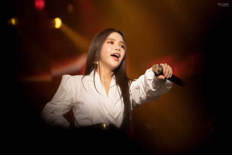 221119 MAMAMOO Solar - 'MY CON' World Tour  in Seoul Day 2 documents 15