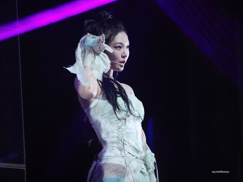 230225 aespa Ningning - 1st Concert 'SYNK : HYPER LINE' in Seoul Day 1 documents 3