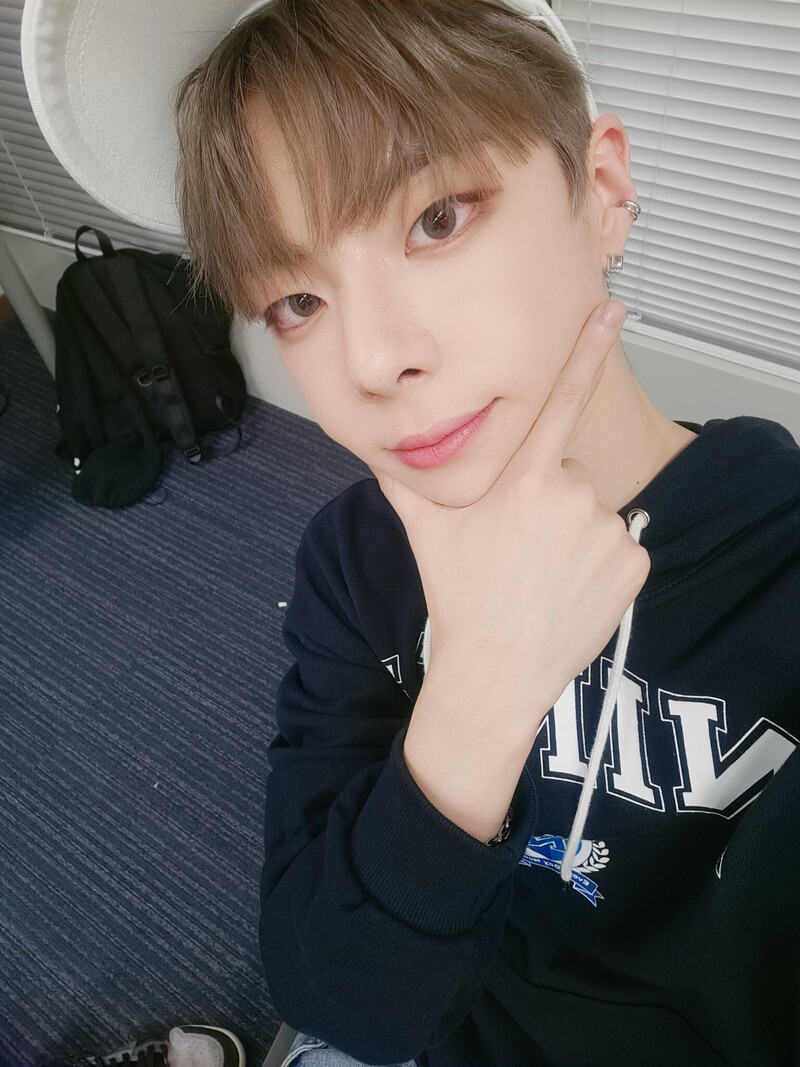 230423 NINE.i Twitter Update - Jiho documents 1