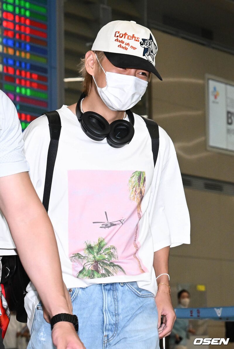 230616 BTS V - Incheon International Airport Arrival documents 9