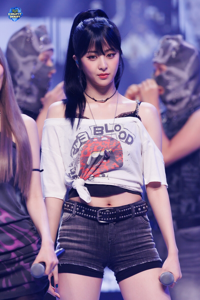 240905 LE SSERAFIM Yunjin - '1-800-hot-n-fun' at M COUNTDOWN documents 2