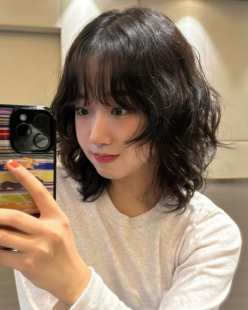 241008 Yoojung Instagram update documents 3