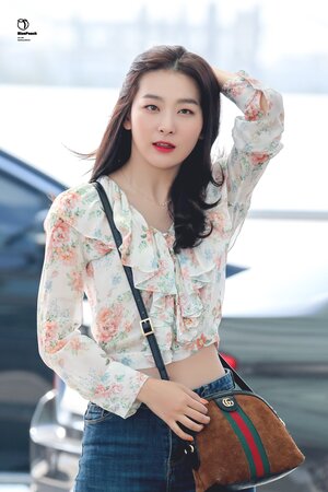 180622 Red Velvet Seulgi at Incheon International Airport