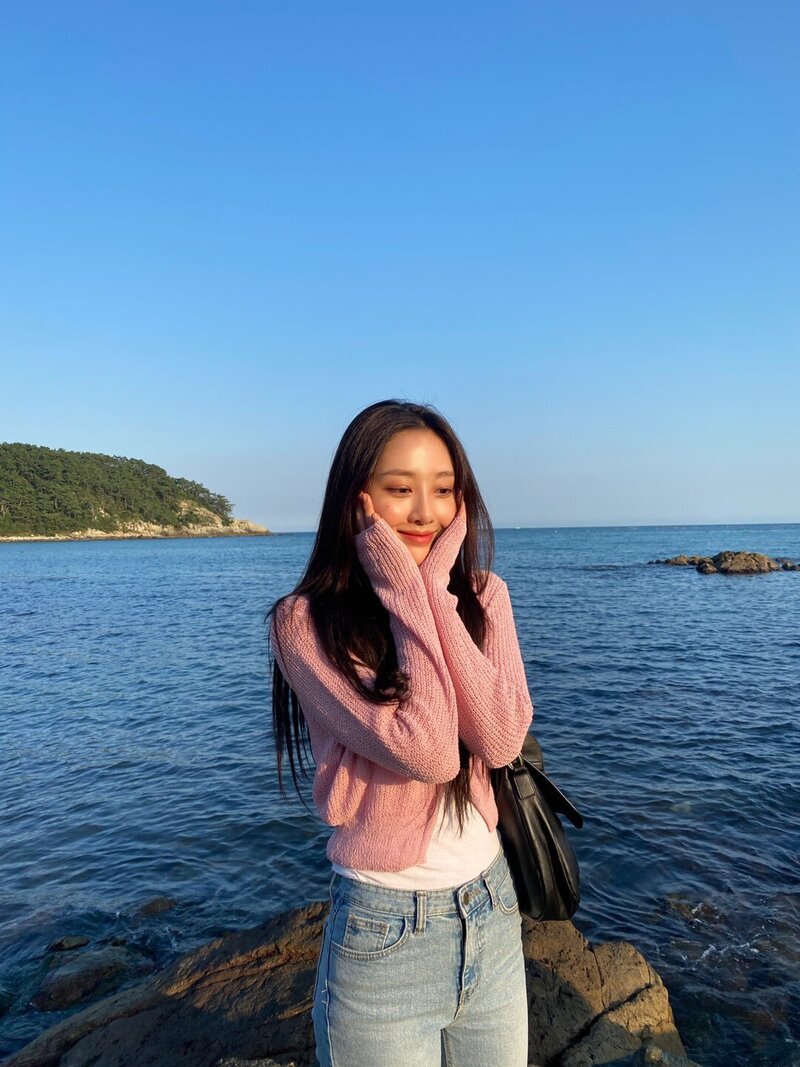 210926 LOONA Twitter Update - Yves documents 5