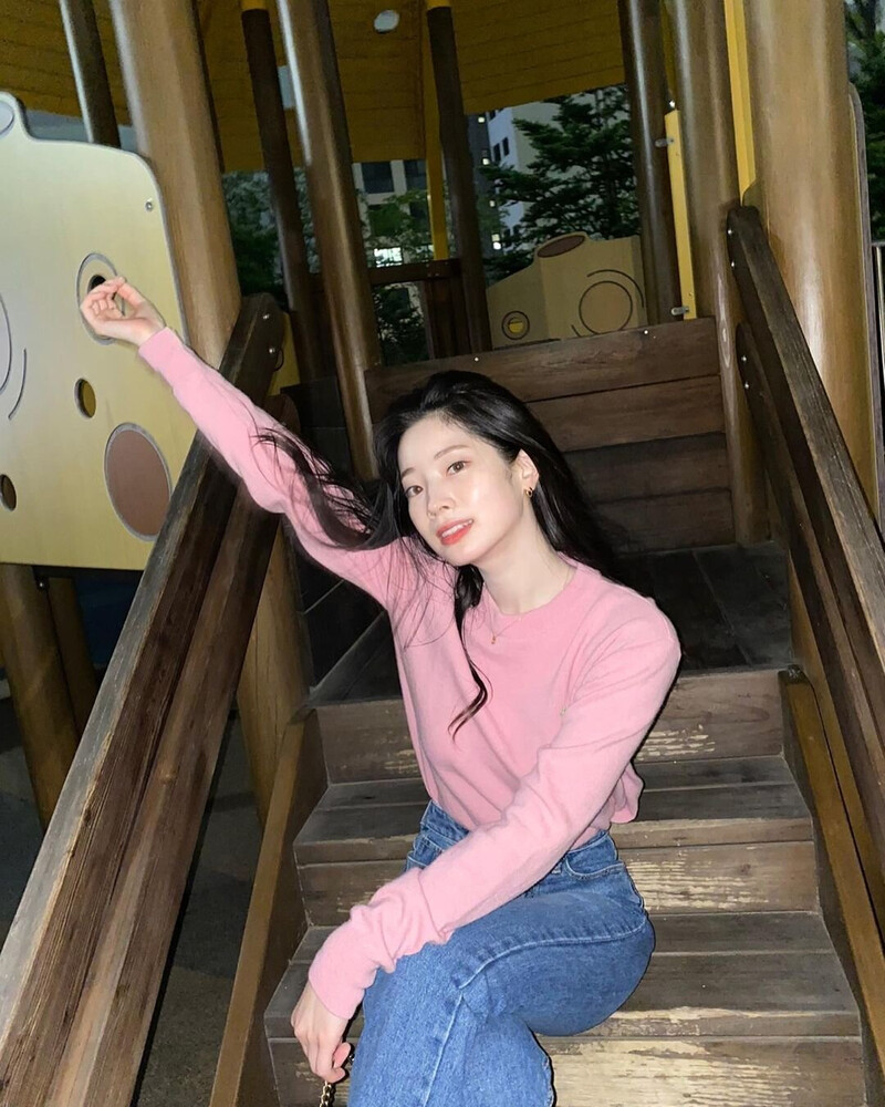 220528 TWICE Instagram Update - Dahyun documents 2