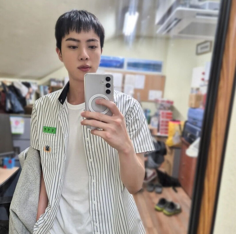 240708 JIN INSTAGRAM UPDATE documents 1