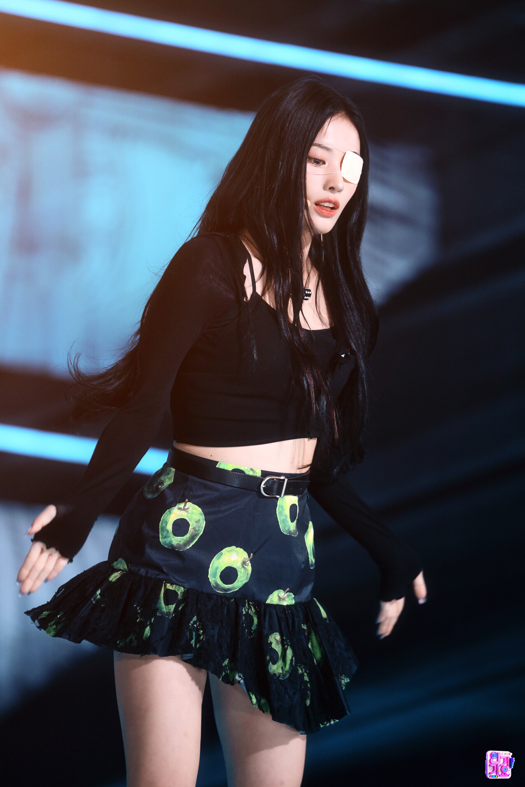 221002 NMIXX Jinni - 'DICE' at Inkigayo | kpopping