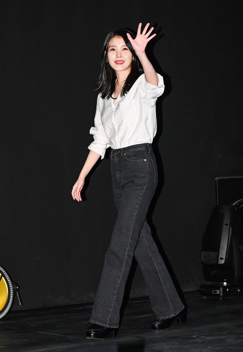 220612 IU- 'BROKER' Stage Greetings at Seoul documents 7