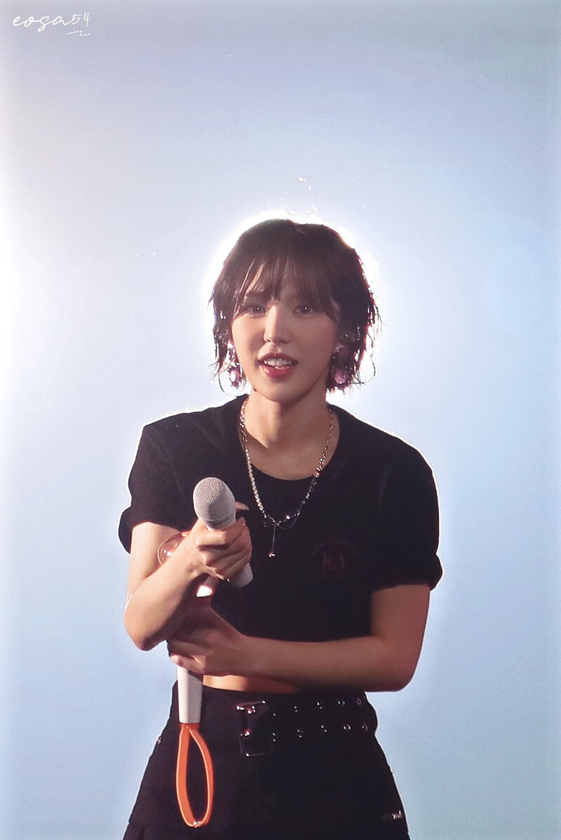 230402 Red Velvet Wendy - 'R to V' Concert in Seoul Day 2 documents 8