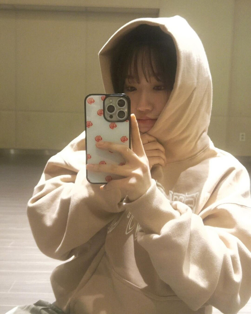 240330 Yoojung Instagram update documents 1