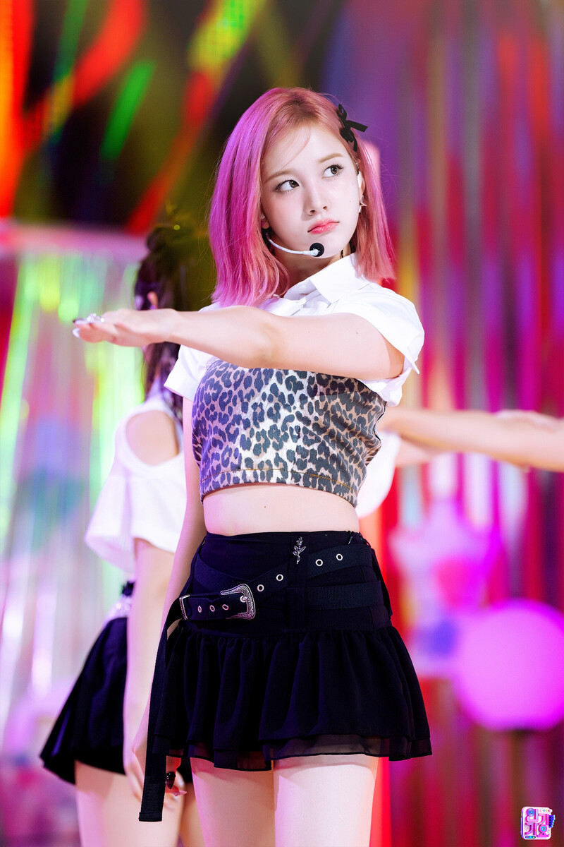 240707 STAYC J - ‘Cheeky Icy Thang’ at Inkigayo documents 2