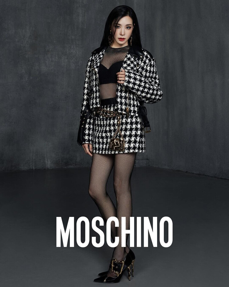 Tiffany Young for Moschino Muses 2023 documents 3