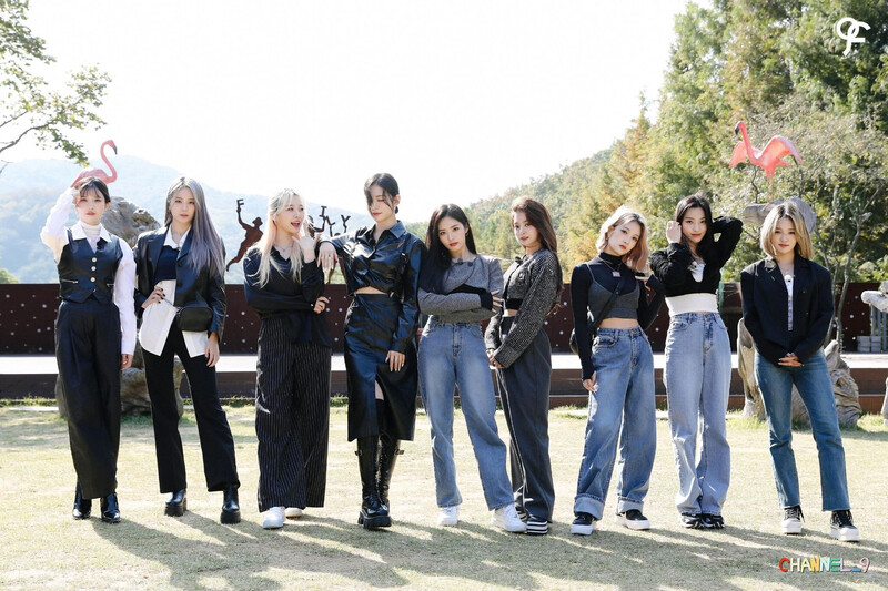 220105 fromis_9 Weverse Update - <CHANNEL_9> EP19-20 Behind Photo Sketch documents 1