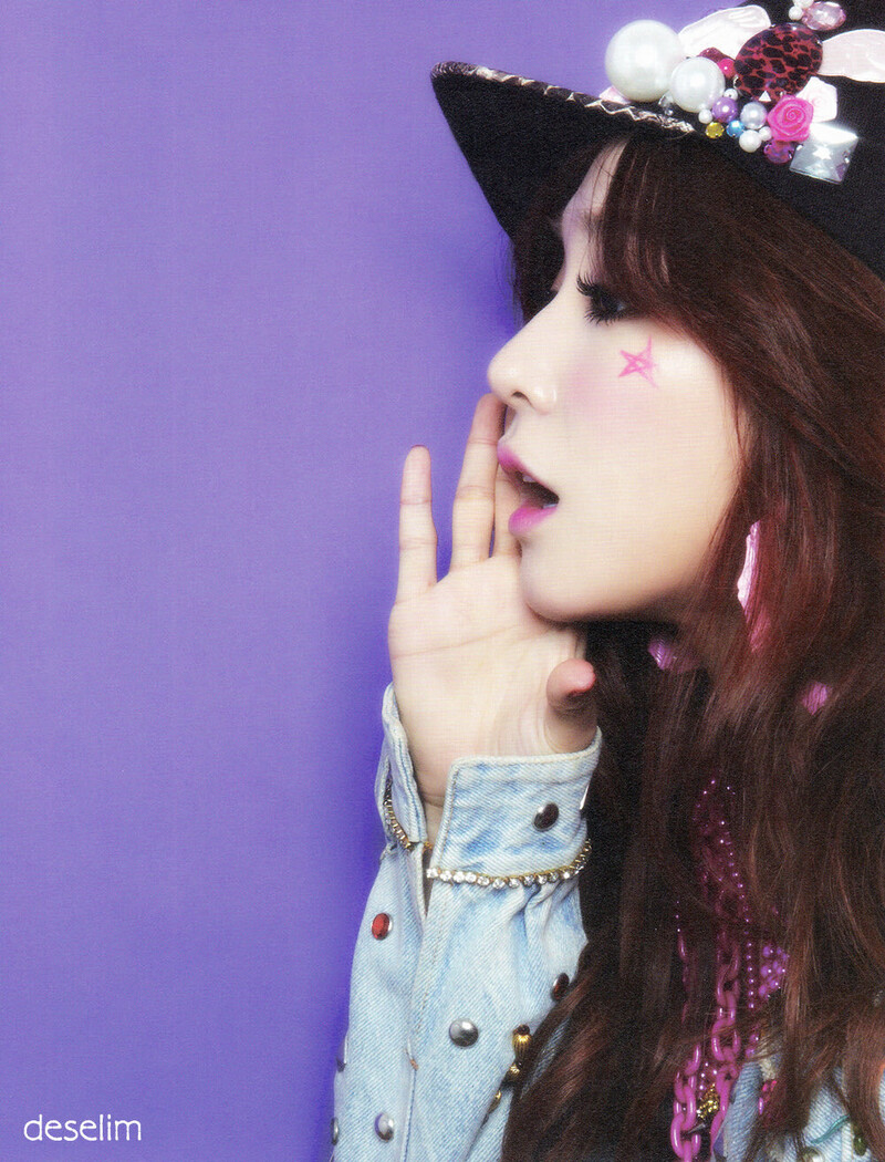 [SCAN] Girls' Generation - 'I Got A Boy' Tiffany version documents 20