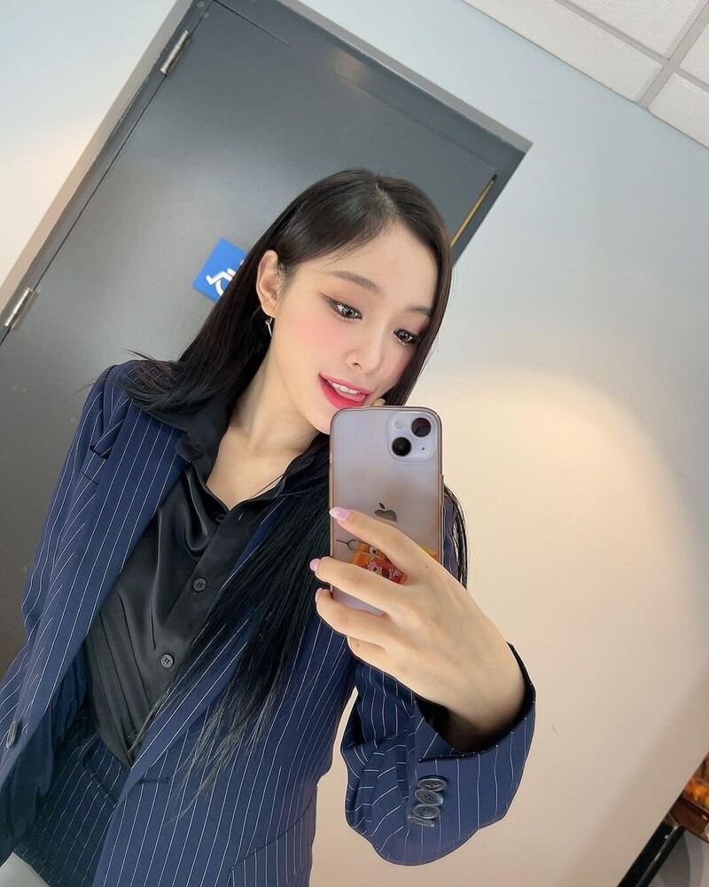 230306 Dreamcatcher Gahyeon Instagram Update documents 7