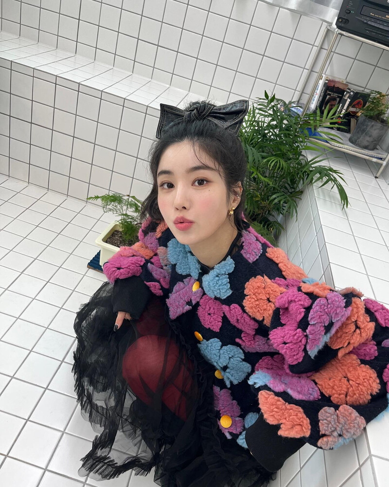 220201 Kwon Eunbi Instagram Update documents 5