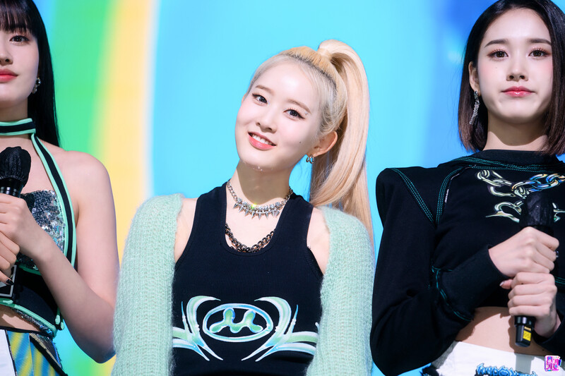 220306 STAYC Sieun - 'RUN2U' at Inkigayo documents 25