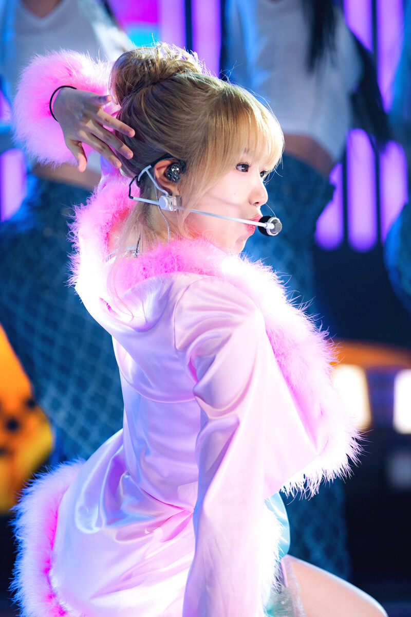 230813 JO YURI - 'TAXI' at Inkigayo documents 6