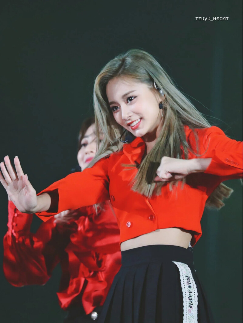 TZUYU_HEART0614-1164909662736547840-ECqXJ8-UYAEhW6y.jpg