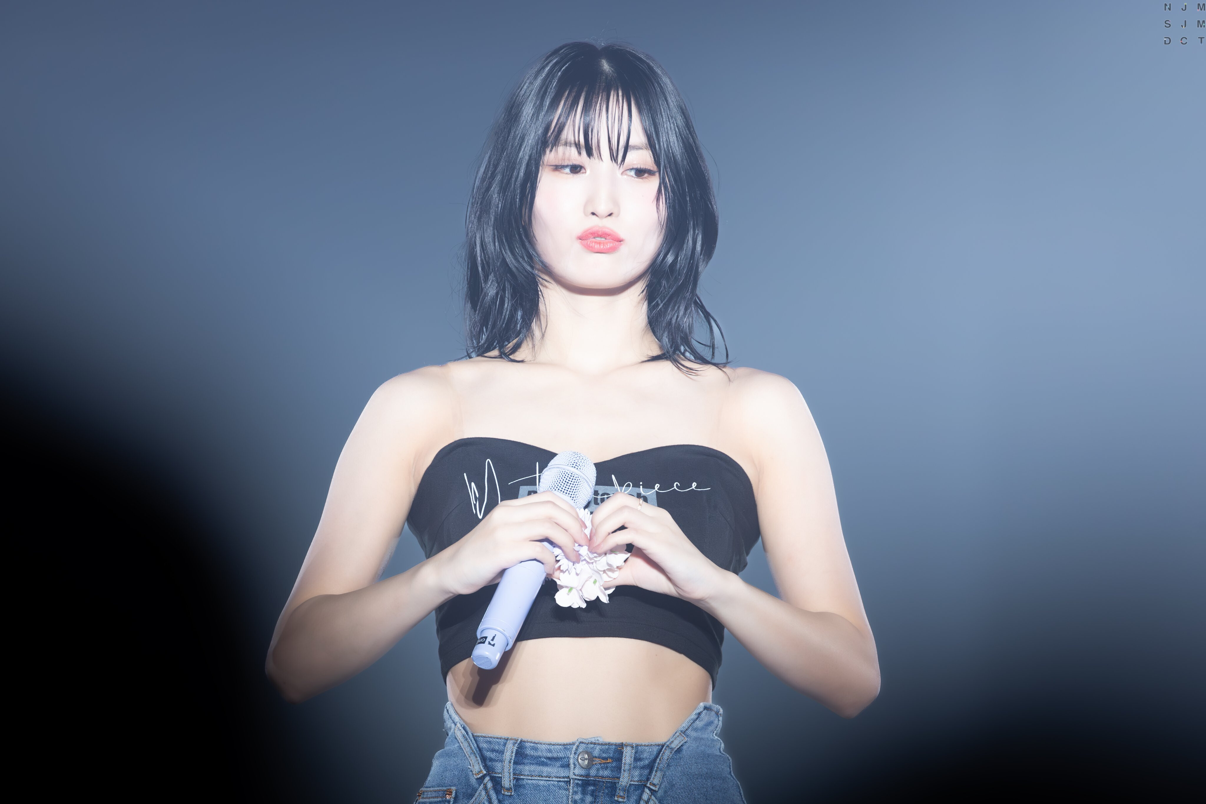 230722 TWICE MISAMO Momo - 'Masterpiece' Showcase in Osaka | kpopping