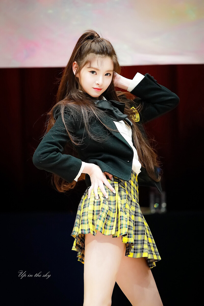 190331 EVERGLOW Yiren documents 4