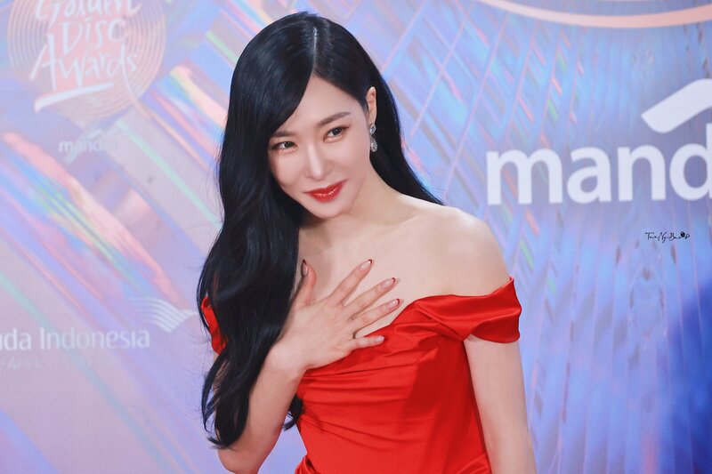 240106 Girls' Generation Tiffany Young at 2024 Golden Disc Awards documents 7