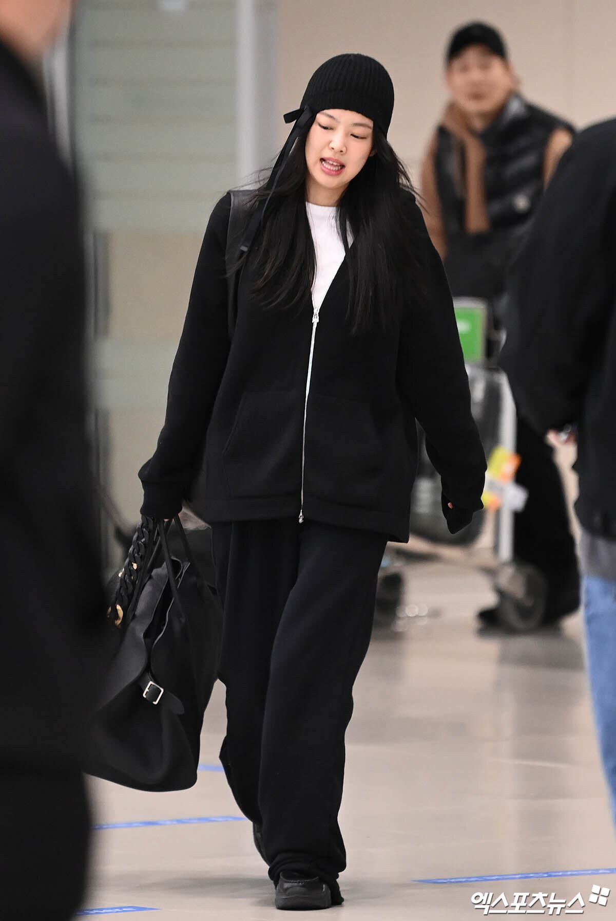 240306 BLACKPINK Jennie at Incheon International Airport | kpopping