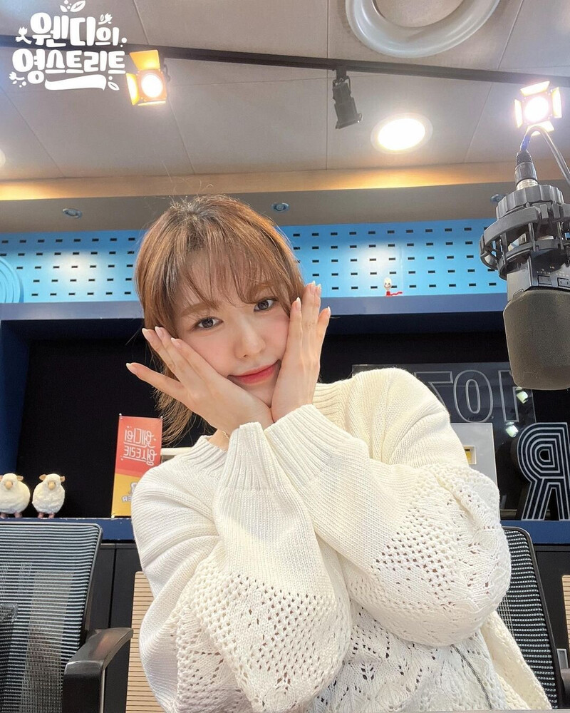 220507 SBS YoungStreet Instagram Update - Wendy documents 4