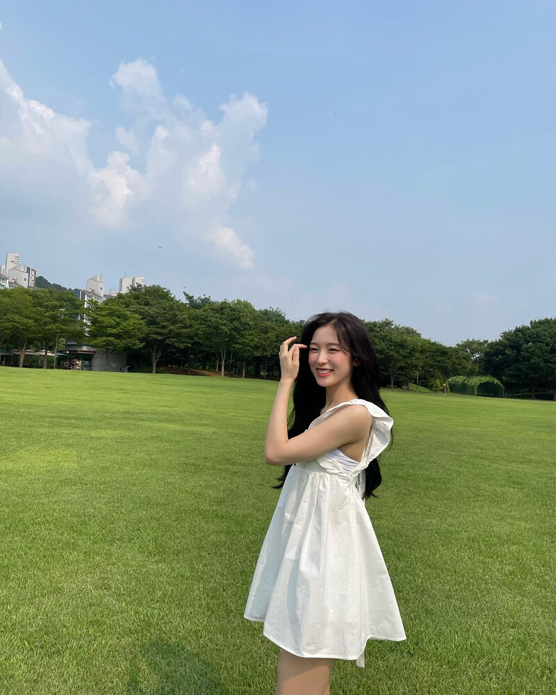 220728 OH MY GIRL Arin Instagram Update documents 2