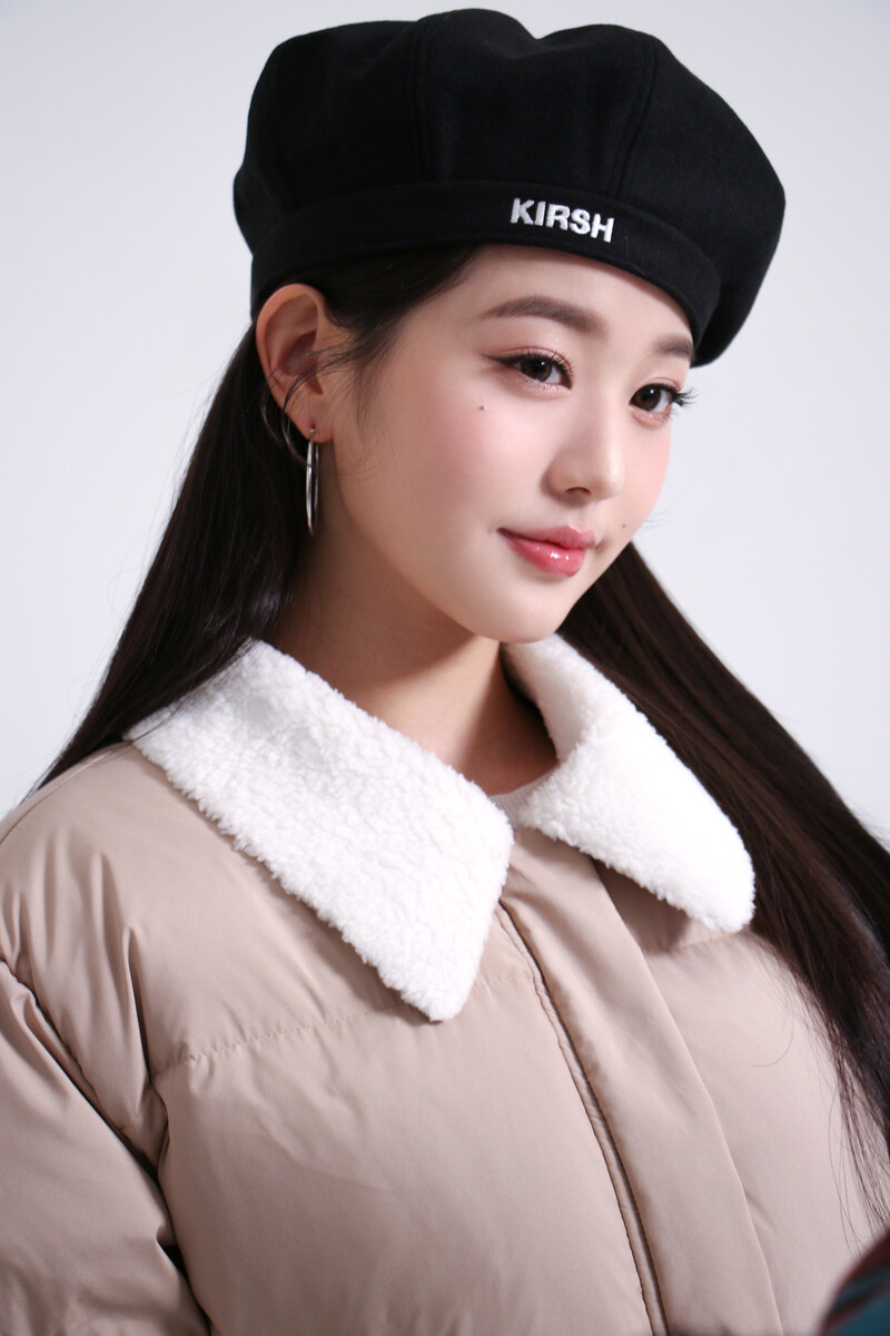 211027 Starship Naver Post - Wonyoung x KIRSH Behind documents 6