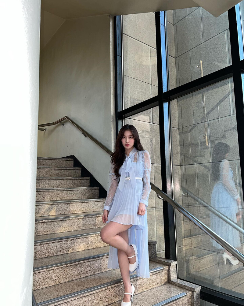 220408 OH MY GIRL Arin Instagram Update documents 7