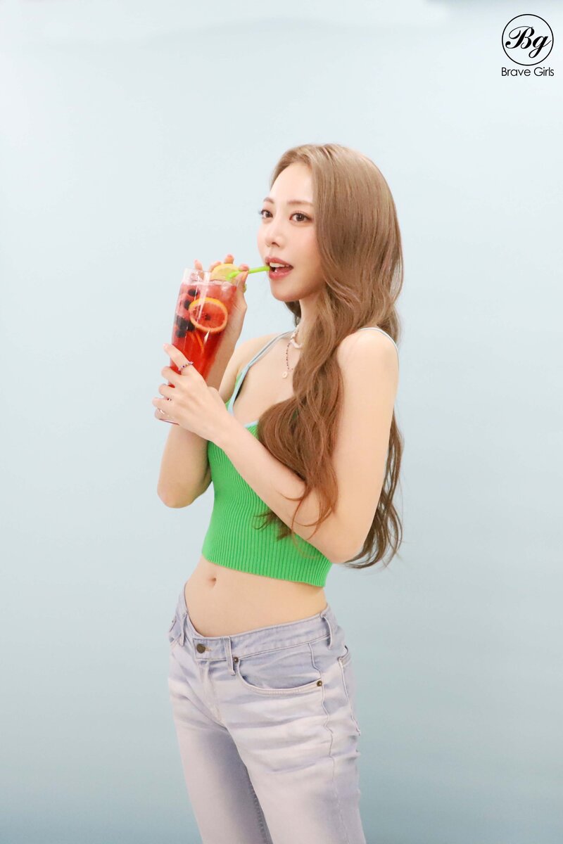 220727 Brave Naver Post - Brave Girls - 'Vanity Teen' Photoshoot documents 19