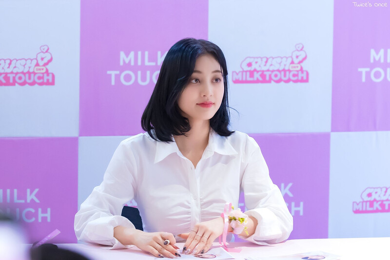 230401 TWICE Jihyo - Milk Touch Pop-up Store Event documents 3