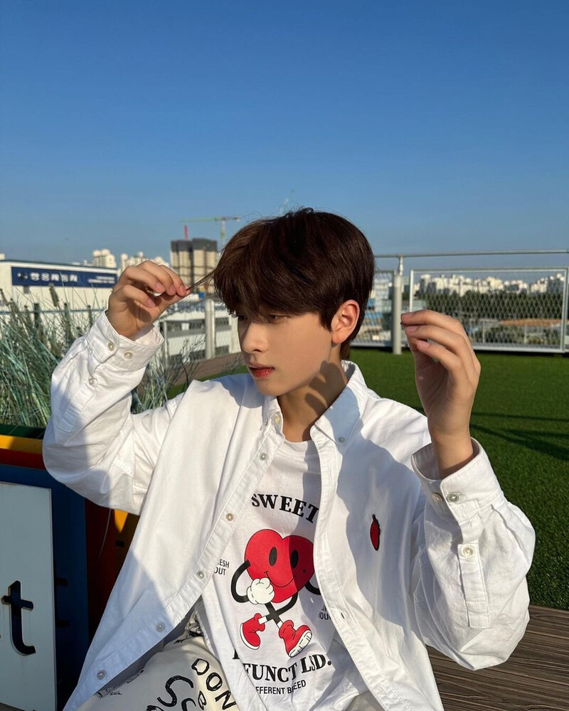 230524 FANTASY BOYS Oh Hyeon Tae Instagram Update documents 2