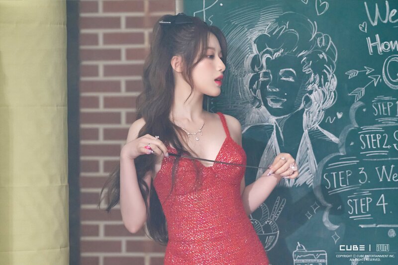 230530 Cube Naver Post - (G)I-DLE 'Queencard' MV Behind documents 7