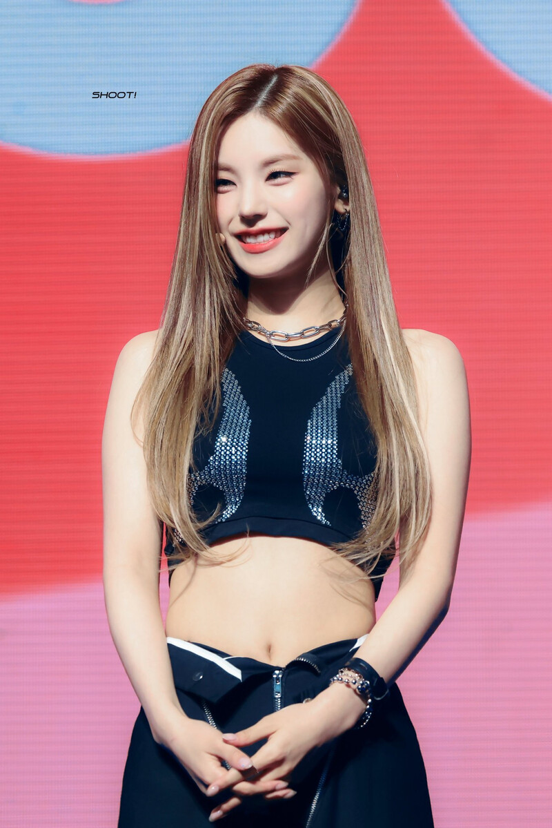 230617 ITZY Yeji - Lotte Duty Free Family Concert | kpopping