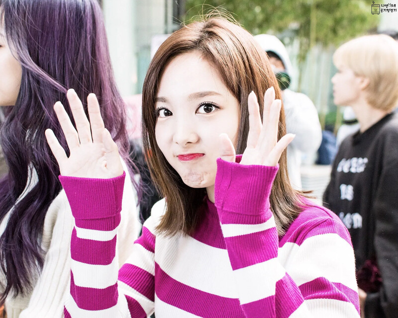 Nayeon_Cleaner Cvl1g9oUAAArTSc  20161025.jpg