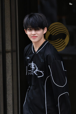 241018 SEVENTEEN S.Coups - KBS Music Bank Commute