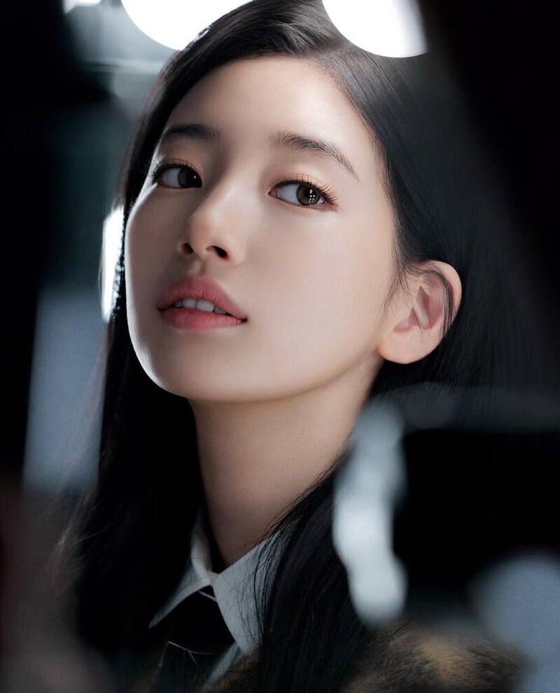 220429 Suzy Instagram Update - Dior Campaign documents 1