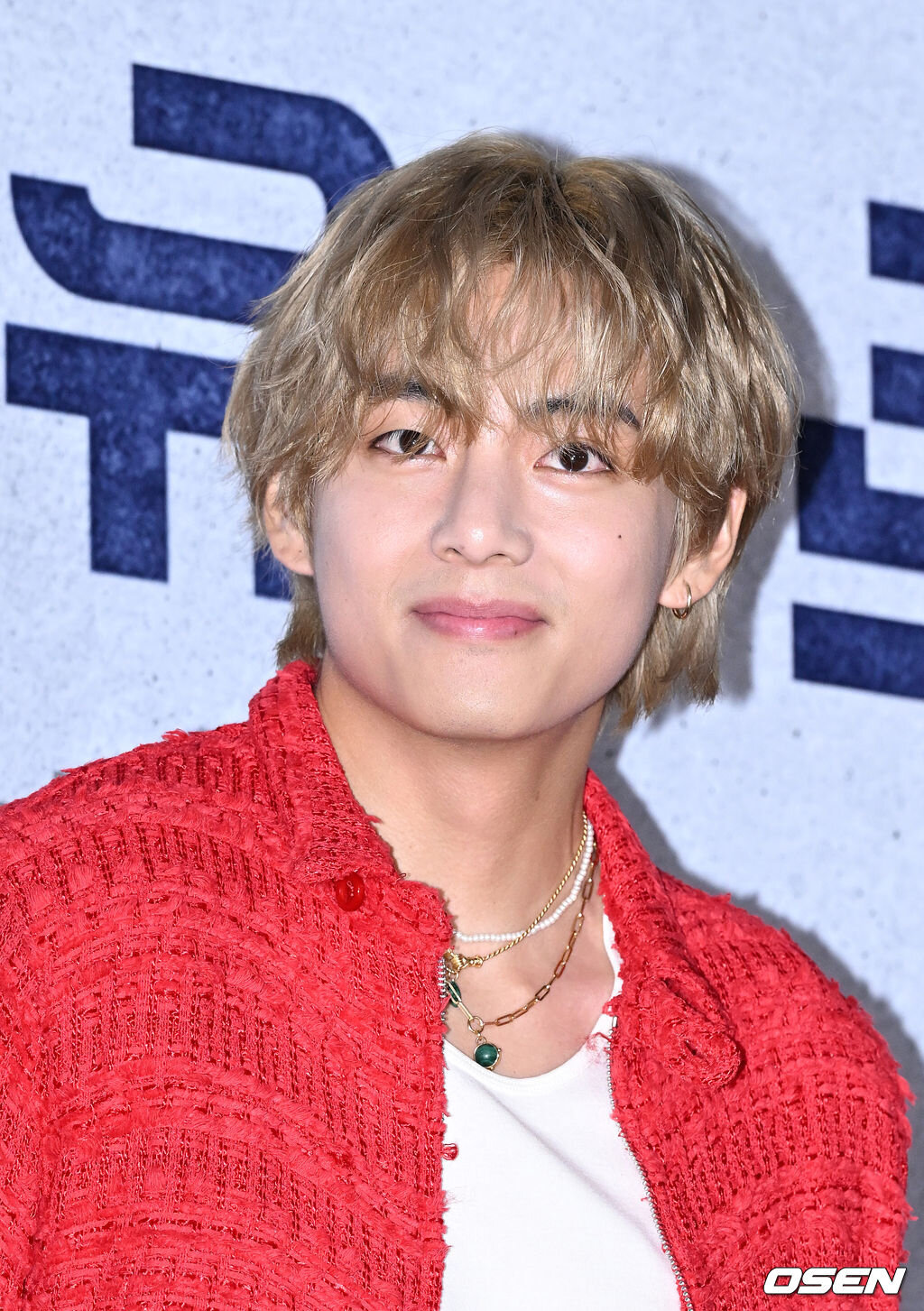 230808 BTS V - 'Concrete Utopia' VIP Premier | kpopping