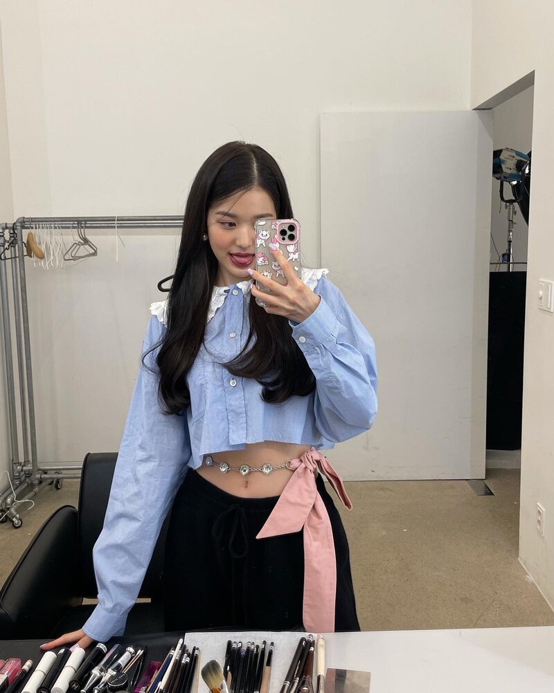 210718 Wonyoung Instagram Update documents 5