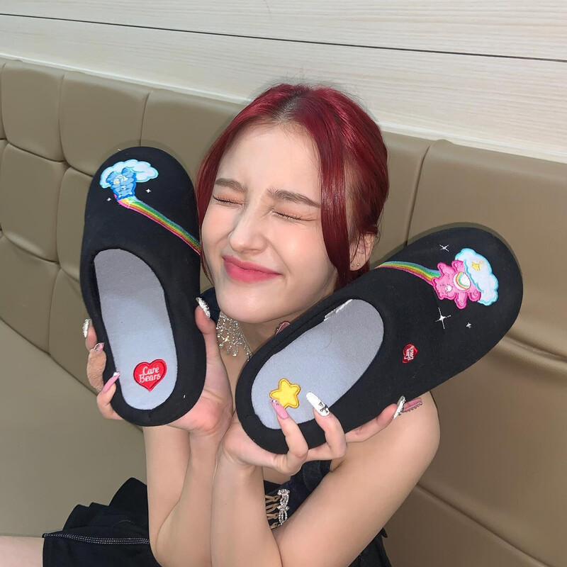 220407 MOMOLAND Nancy Instagram Update documents 6