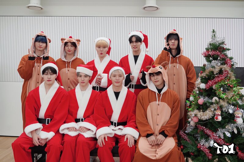 221227 WAKEONE Naver Post Update - TO1 Christmas Photos documents 1