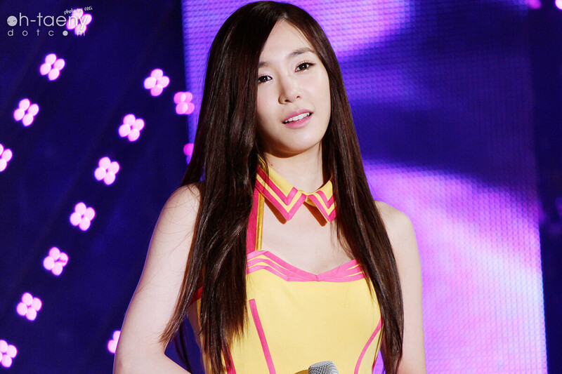 130530 Girls' Generation Tiffany at Pyeongtaek Concert documents 3