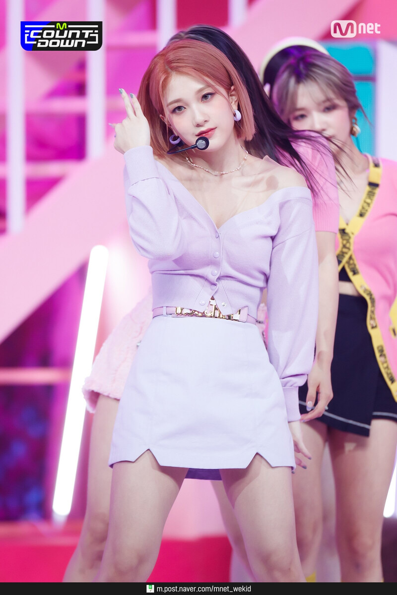 210902 fromis_9 - 'Talk & Talk' at M Countdown documents 10