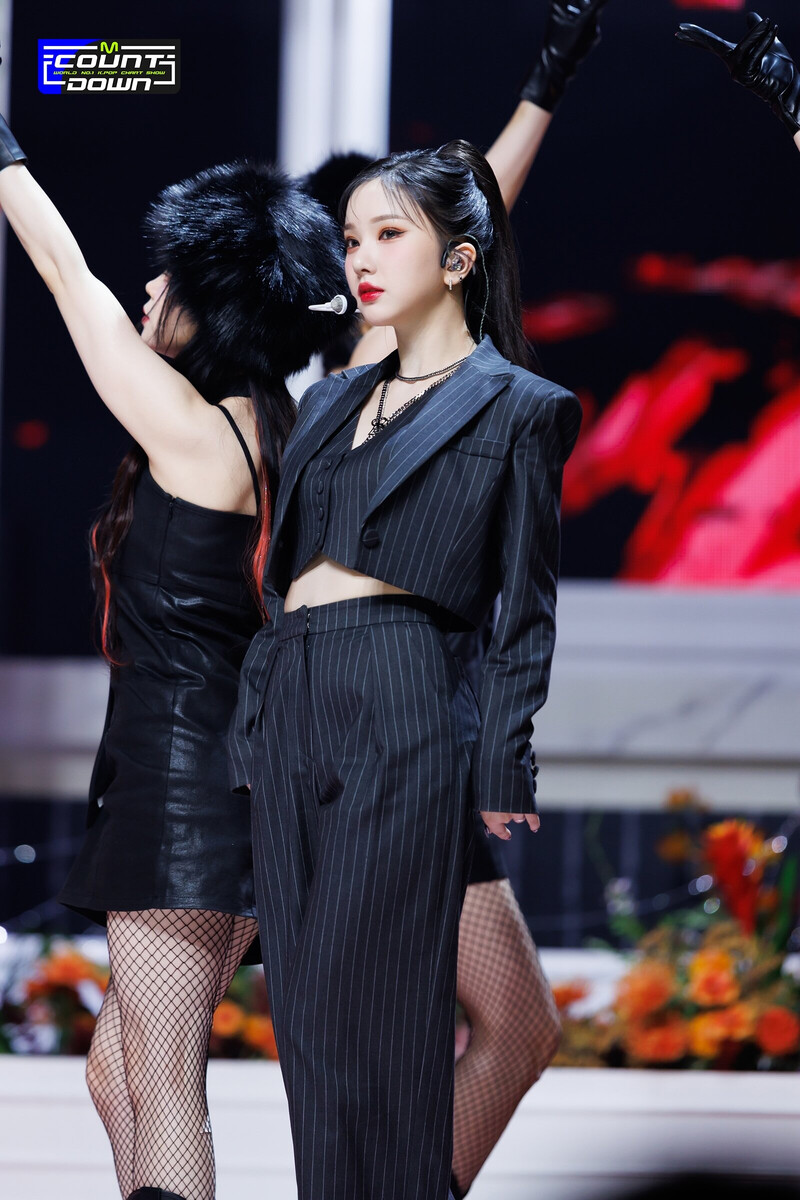 230202 VIVIZ Eunha 'PULL UP' at M Countdown documents 14