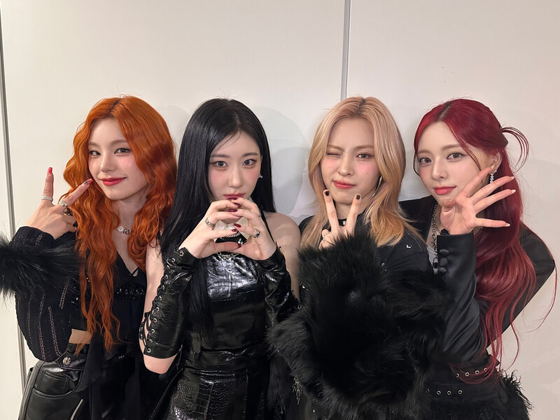 240101 - ITZY Twitter Update - 2024 HAPPY NEW YEAR from ITZY documents 4